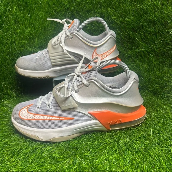 Nike Kids Sneakers Gray and Orange - Picture 3 of 7